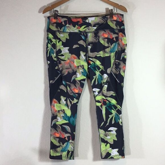 🦩Avia Women’s Pants Workout Capri Tropical Floral Pattern Pull On Leggings Sz L - Picture 1 of 13